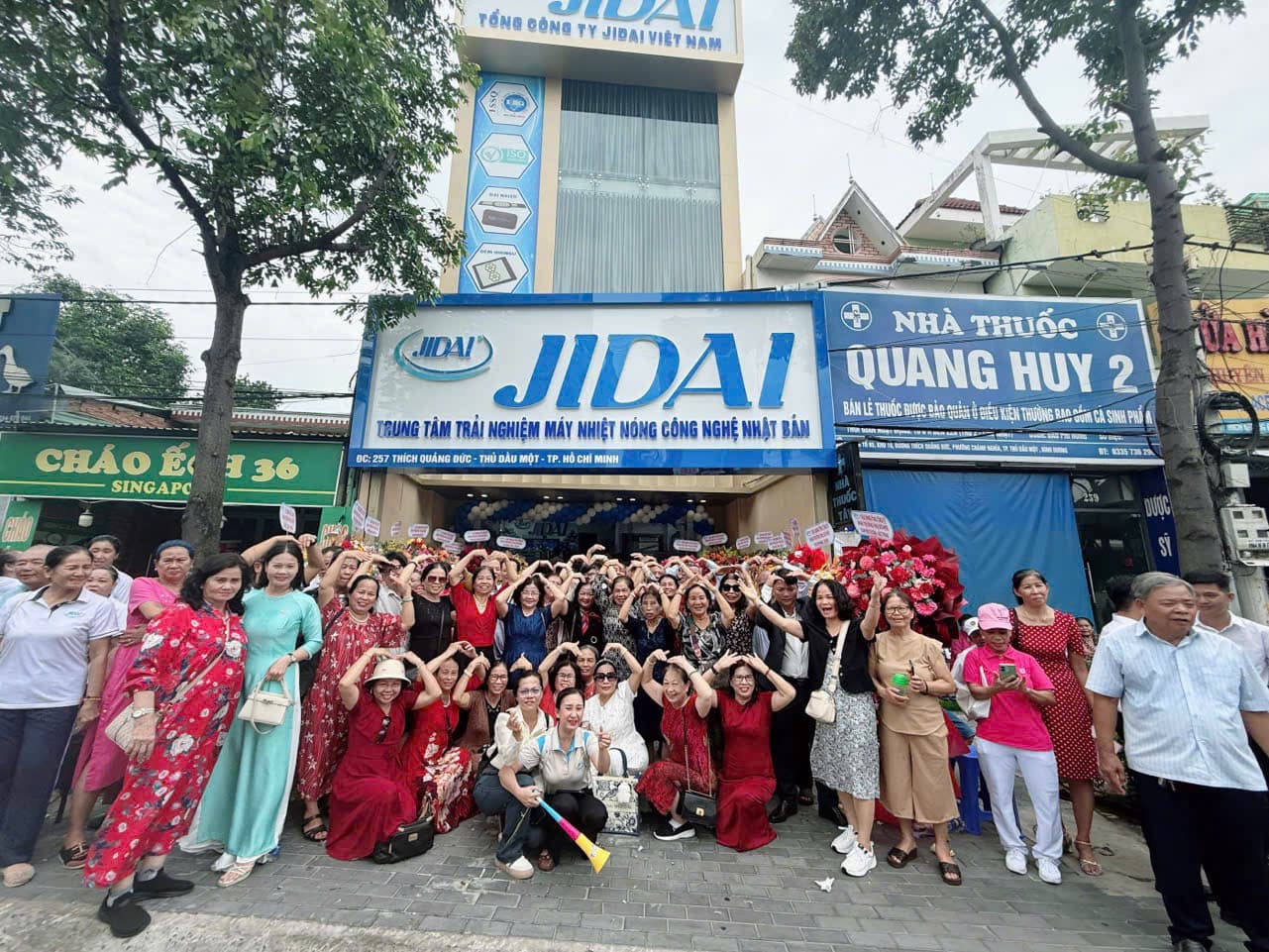 Không gian trải nghiệm dịch vụ trị liệu nhiệt hồng ngoại khang trang
