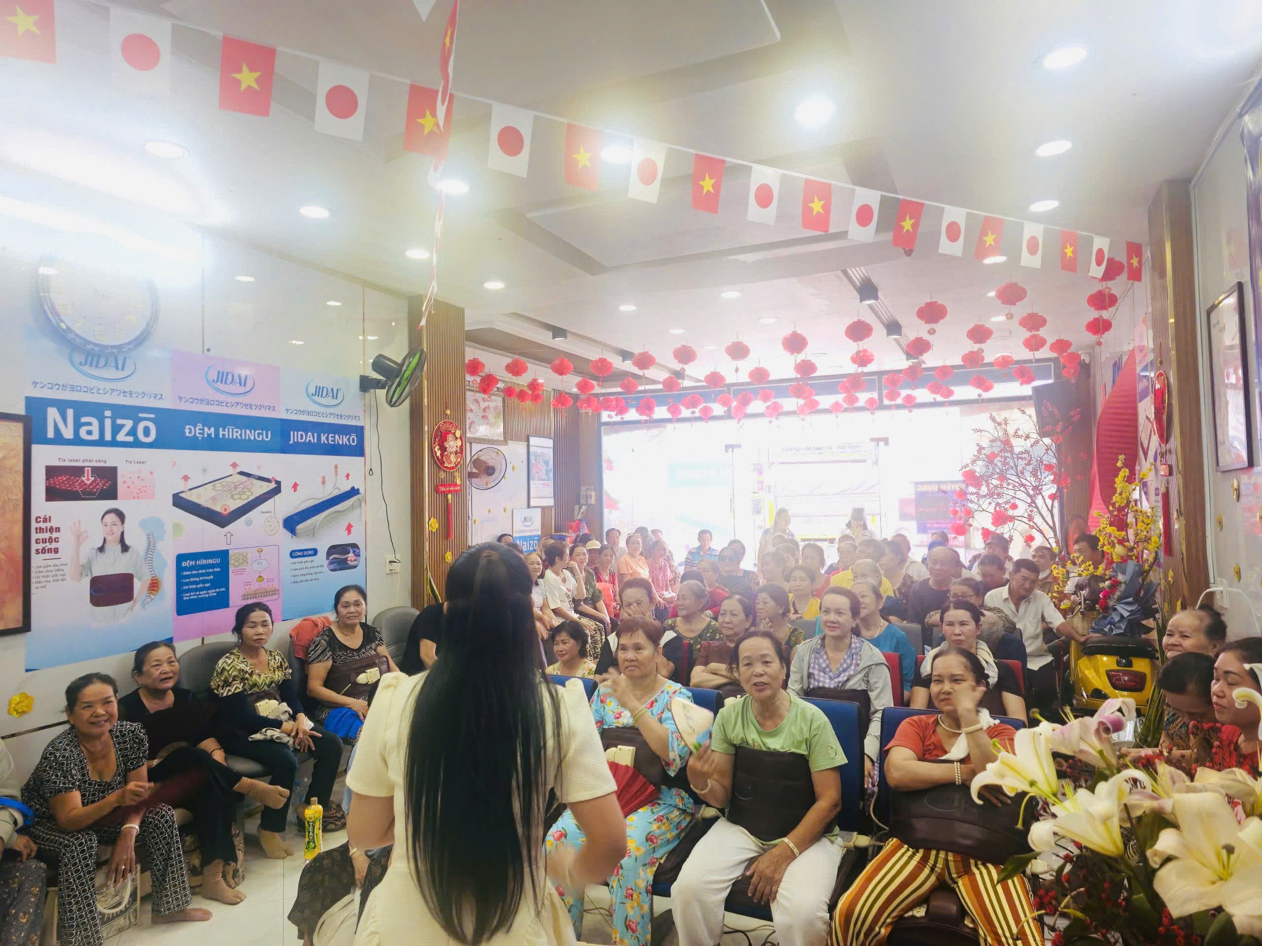 Không khí trị liệu phục hồi cột sống tại JIDAI Hóc Môn