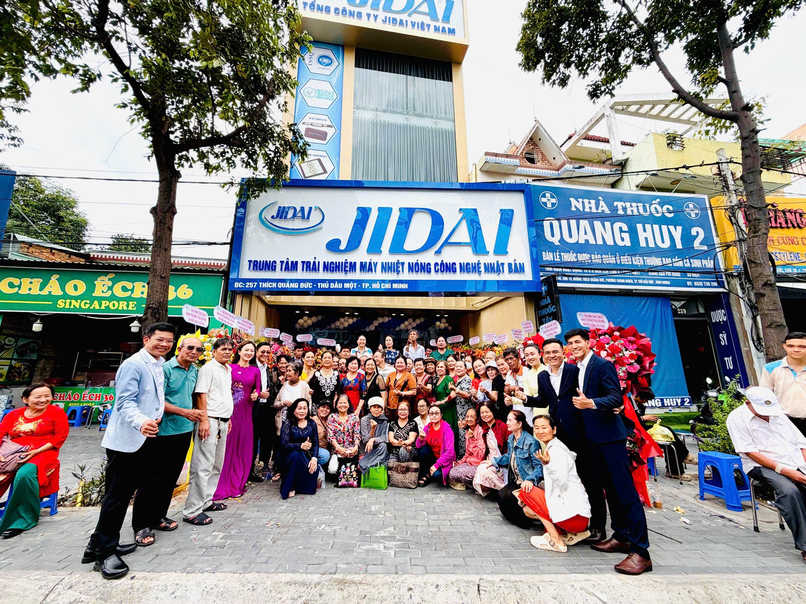 Không khí trị liệu phục hồi cột sống tại JIDAI Hóc Môn