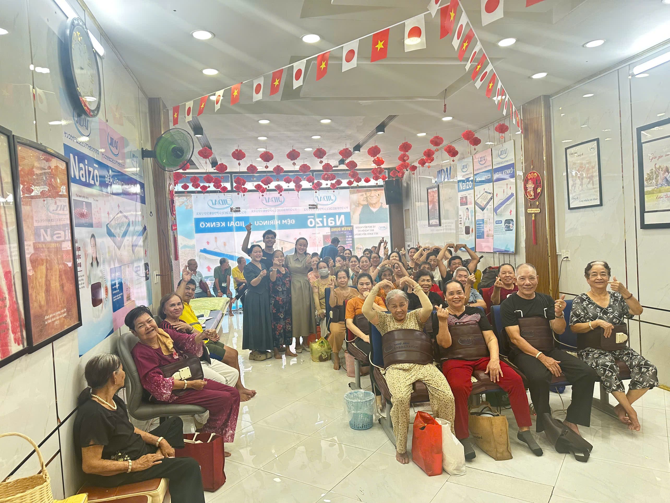 Không khí trị liệu phục hồi cột sống tại JIDAI Hóc Môn