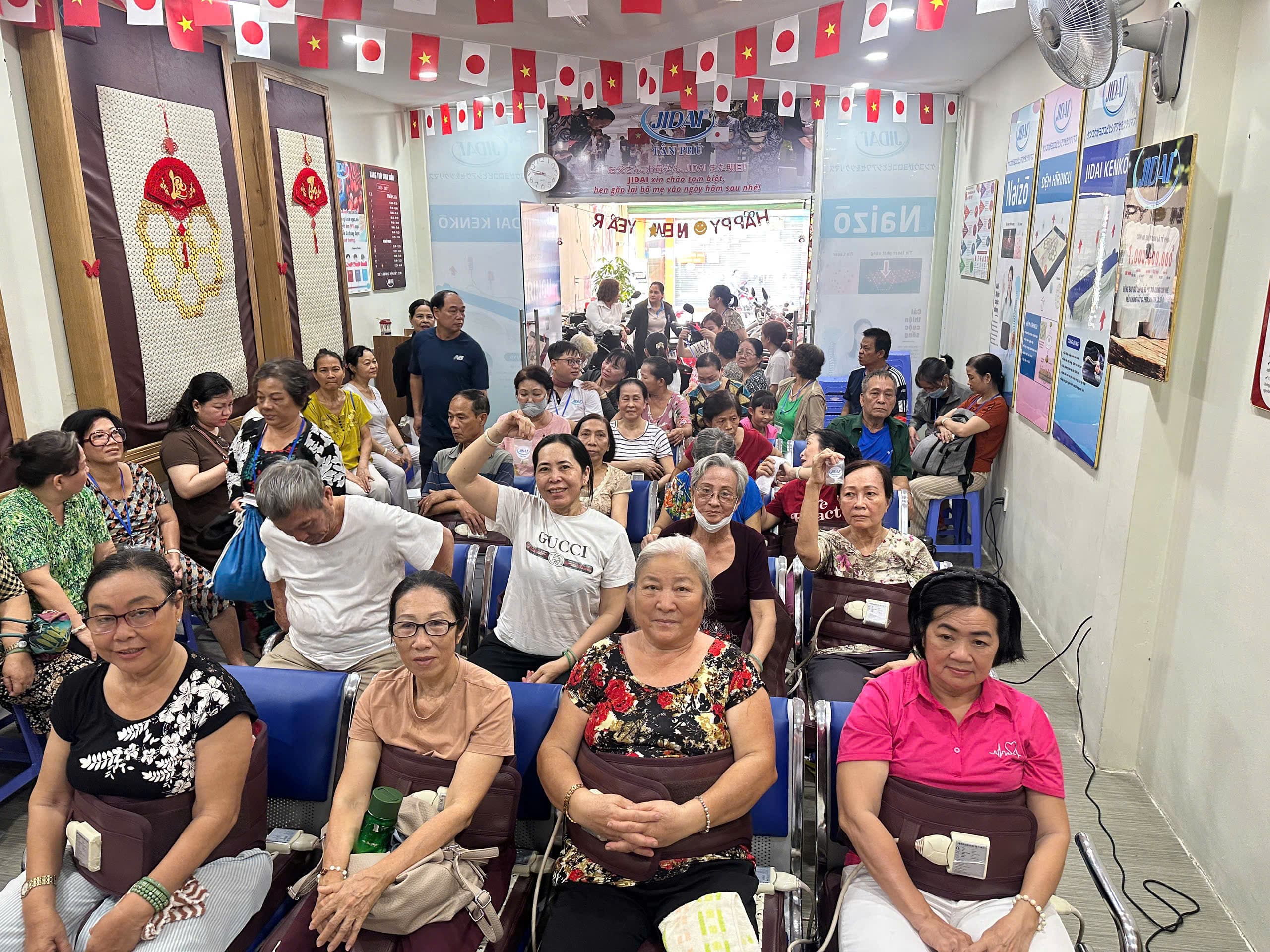 Không khí trị liệu phục hồi cột sống tại JIDAI Tân Phú